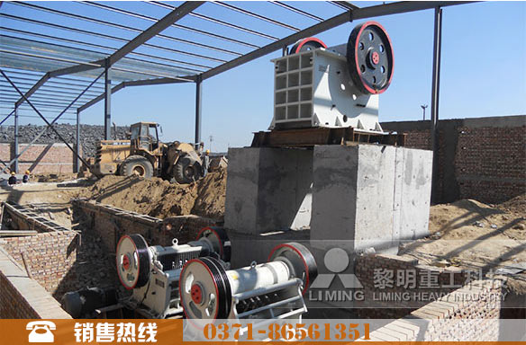 800噸/時石灰石破碎現場